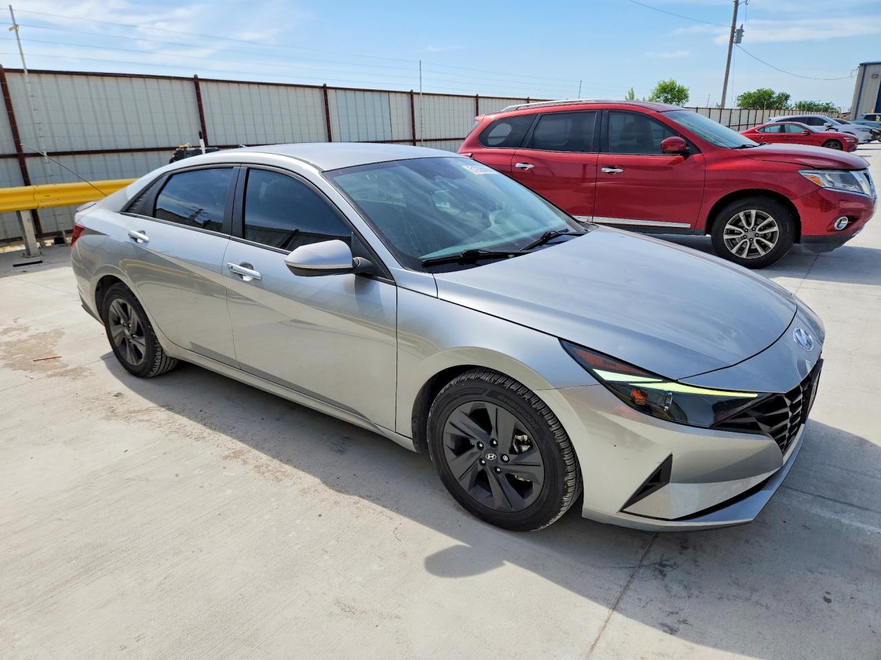 Hyundai ELANTRA Sel