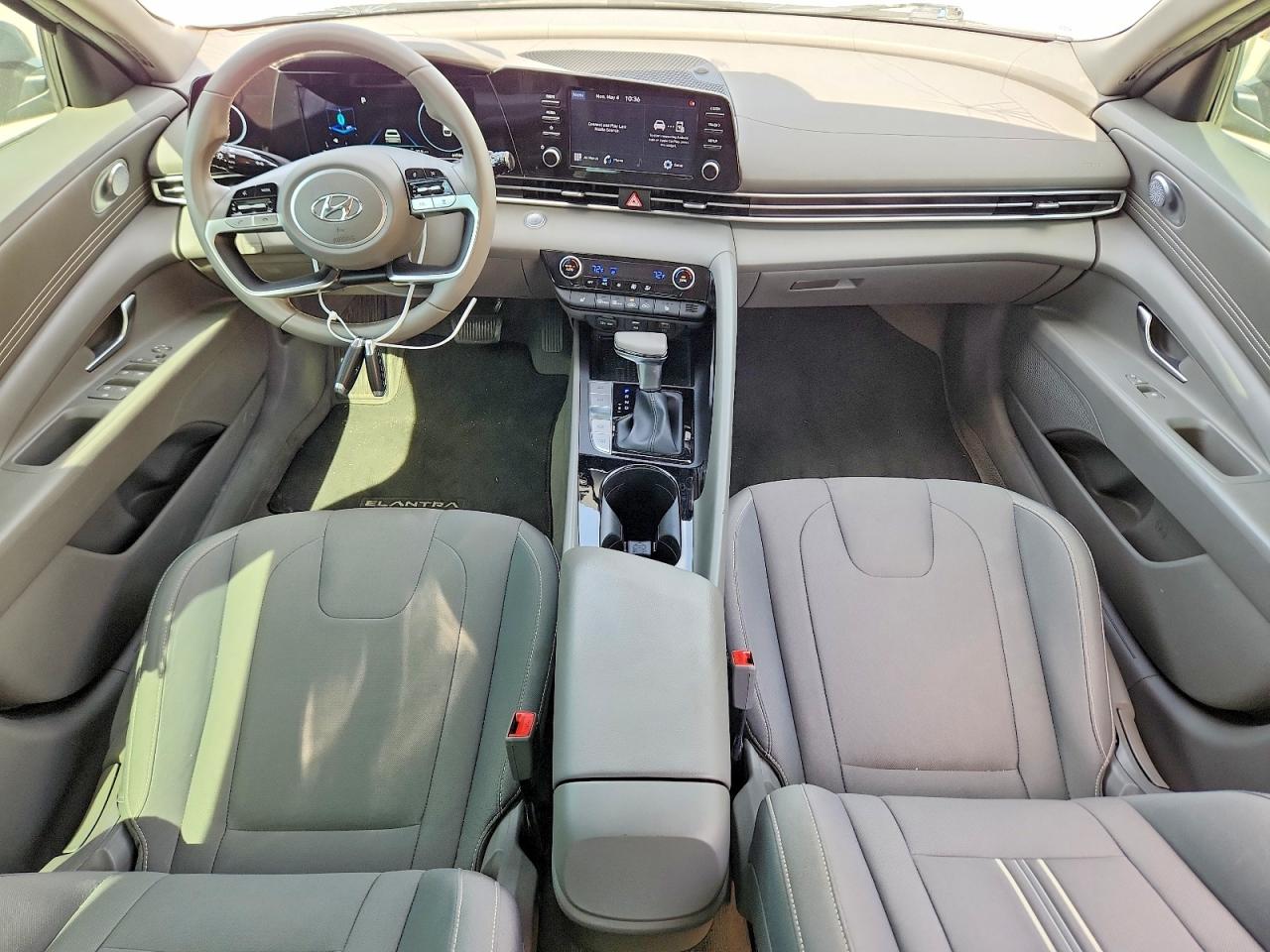Hyundai ELANTRA Sel
