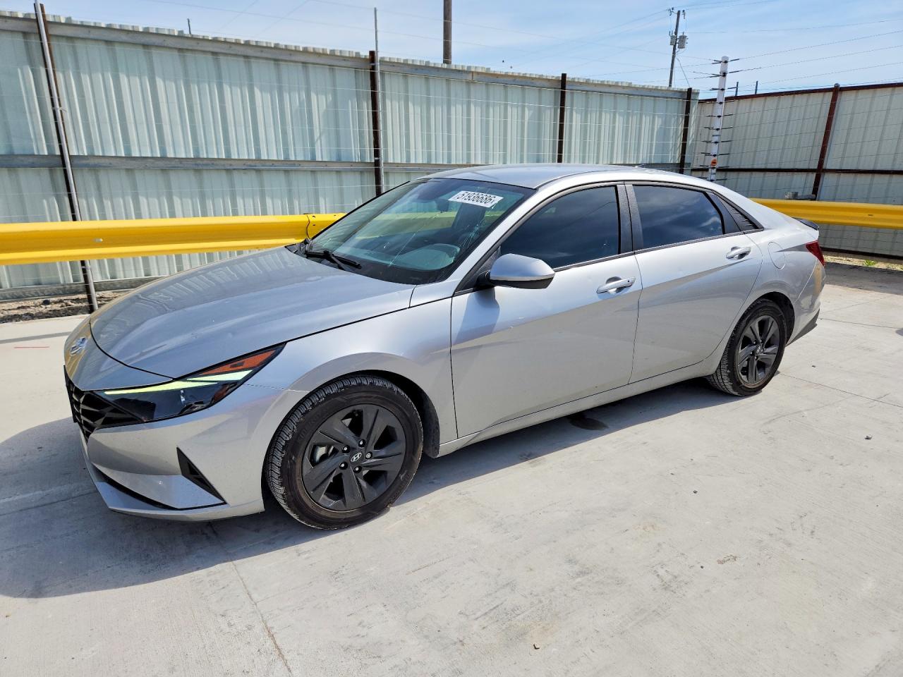 Salvage Hyundai ELANTRA Image
