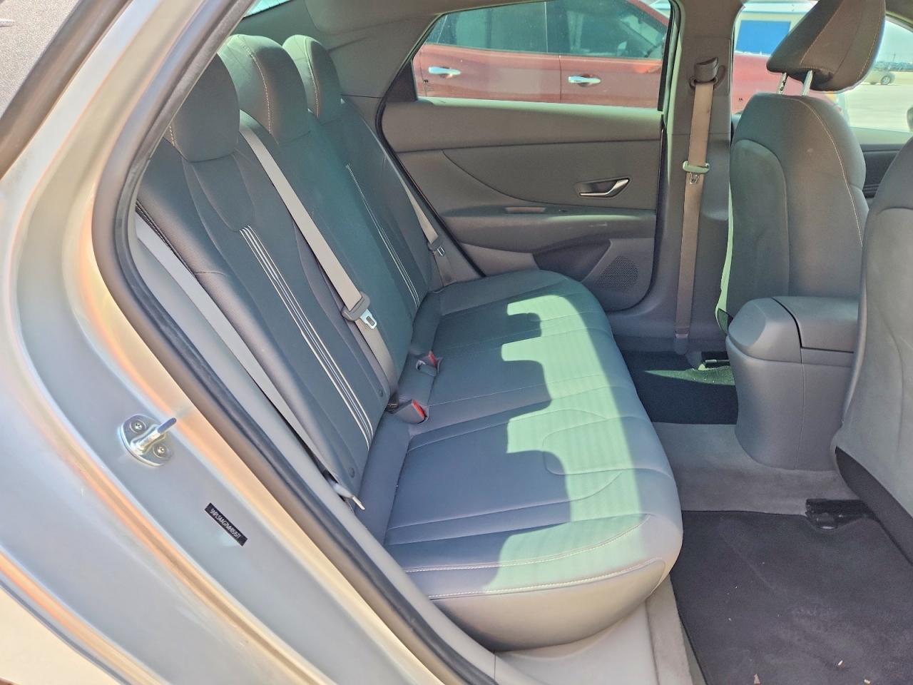 Hyundai ELANTRA Sel