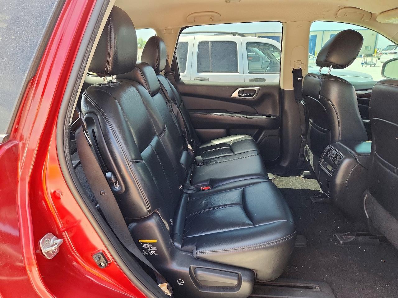 Nissan Pathfinder Sl