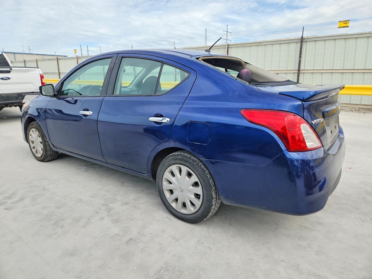Nissan Versa Sv