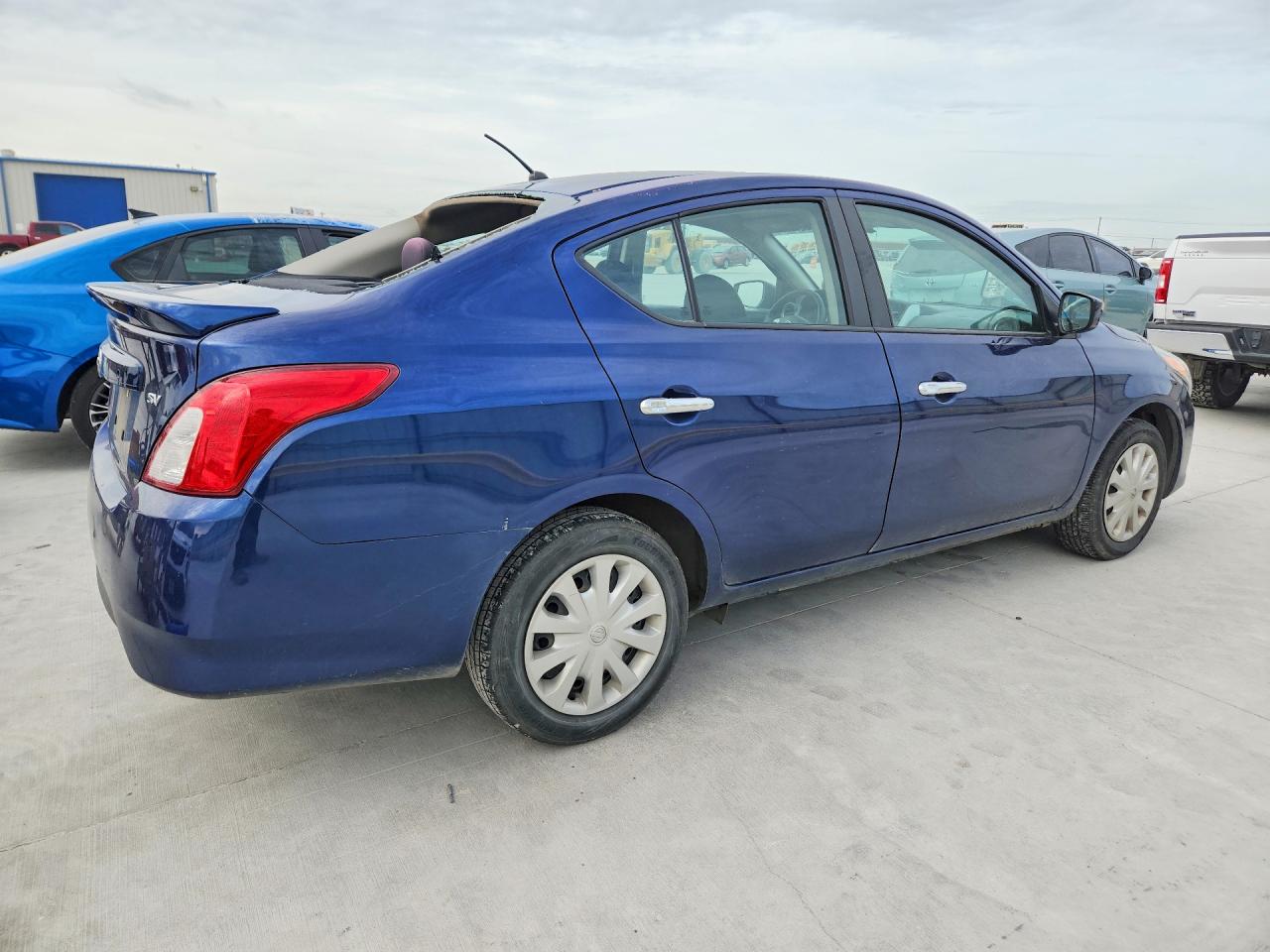 Nissan Versa Sv