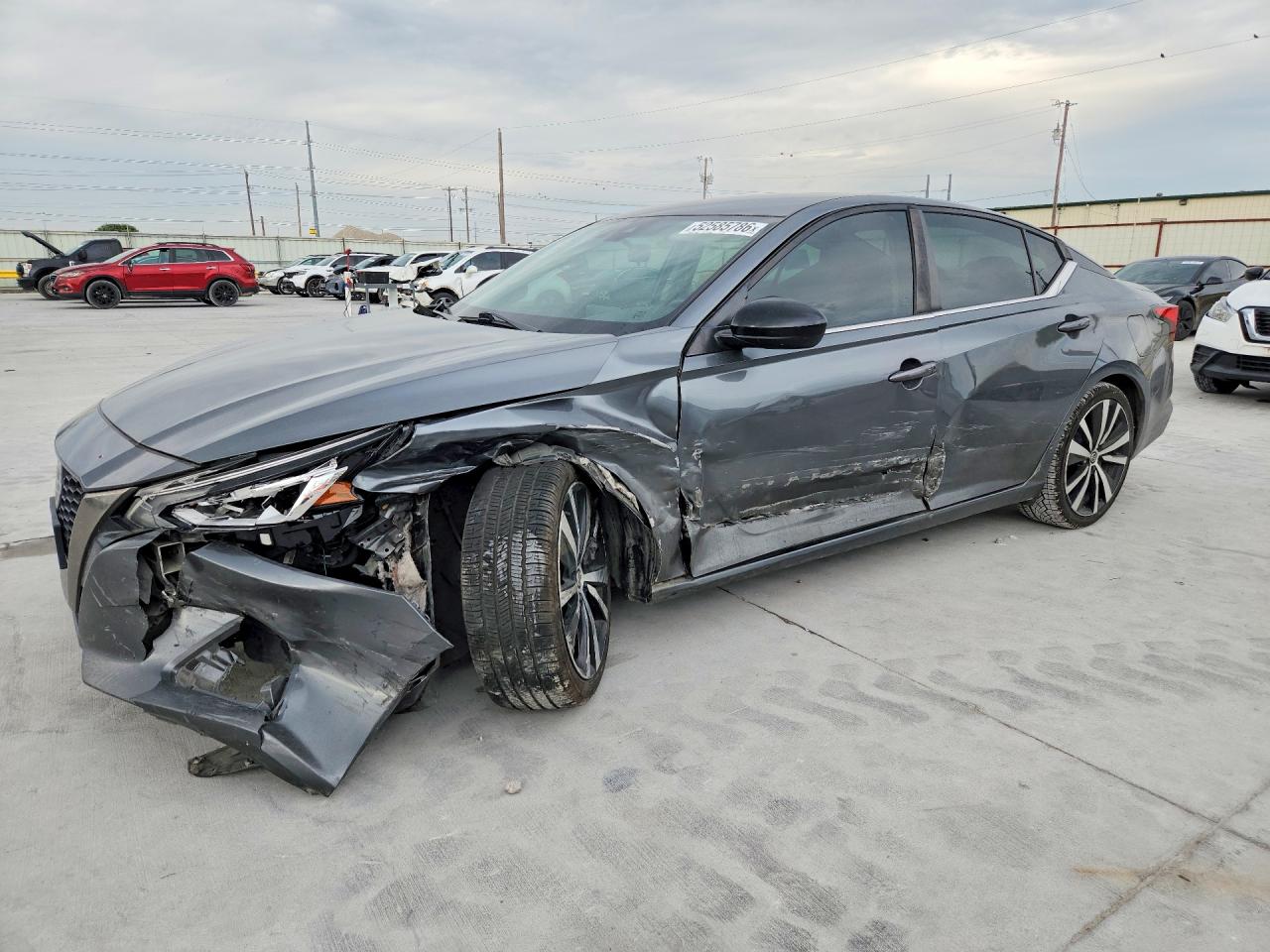 Salvage Nissan Altima Image
