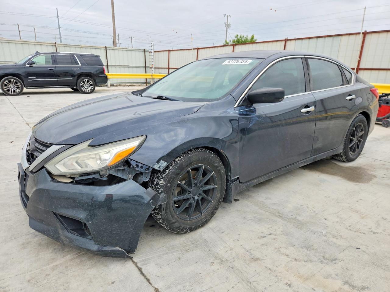 Salvage Nissan Altima Image