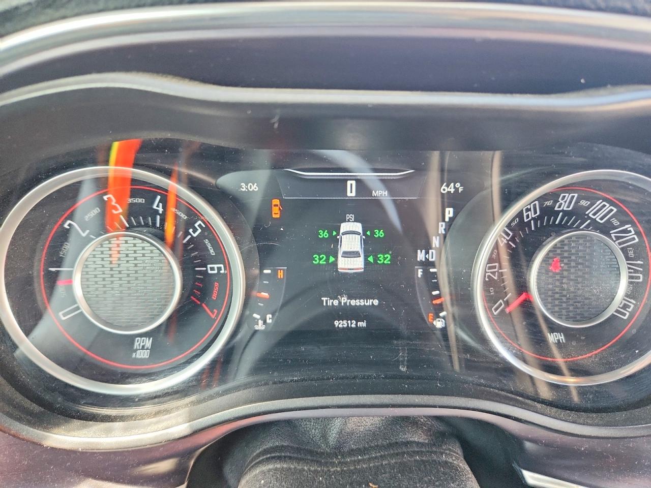 Dodge Challenger Sxt