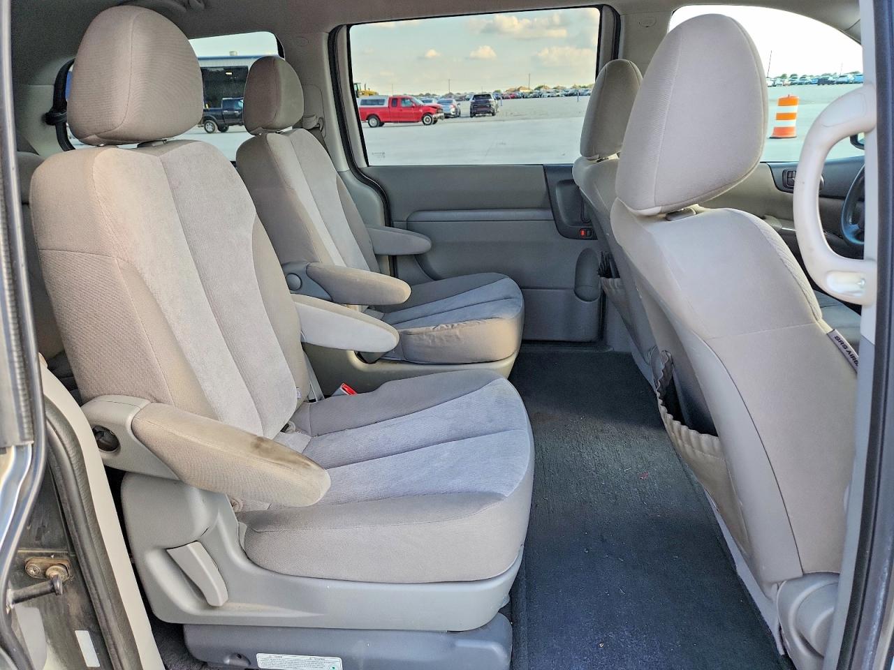 Kia Sedona Lx