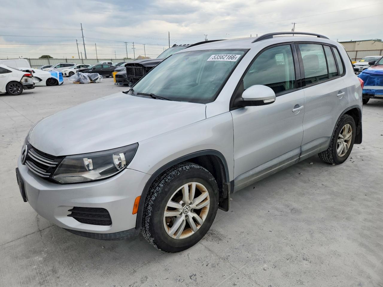 Salvage Volkswagen Tiguan Image