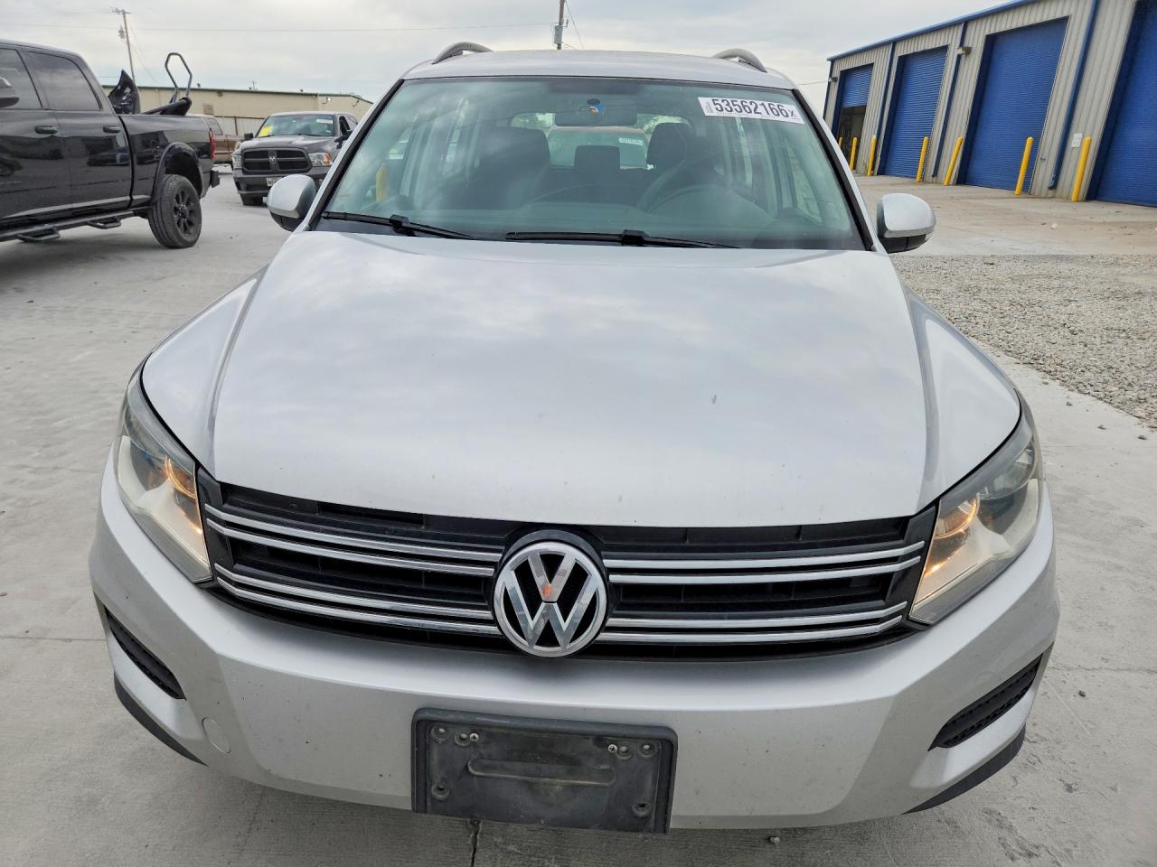 Volkswagen Tiguan S