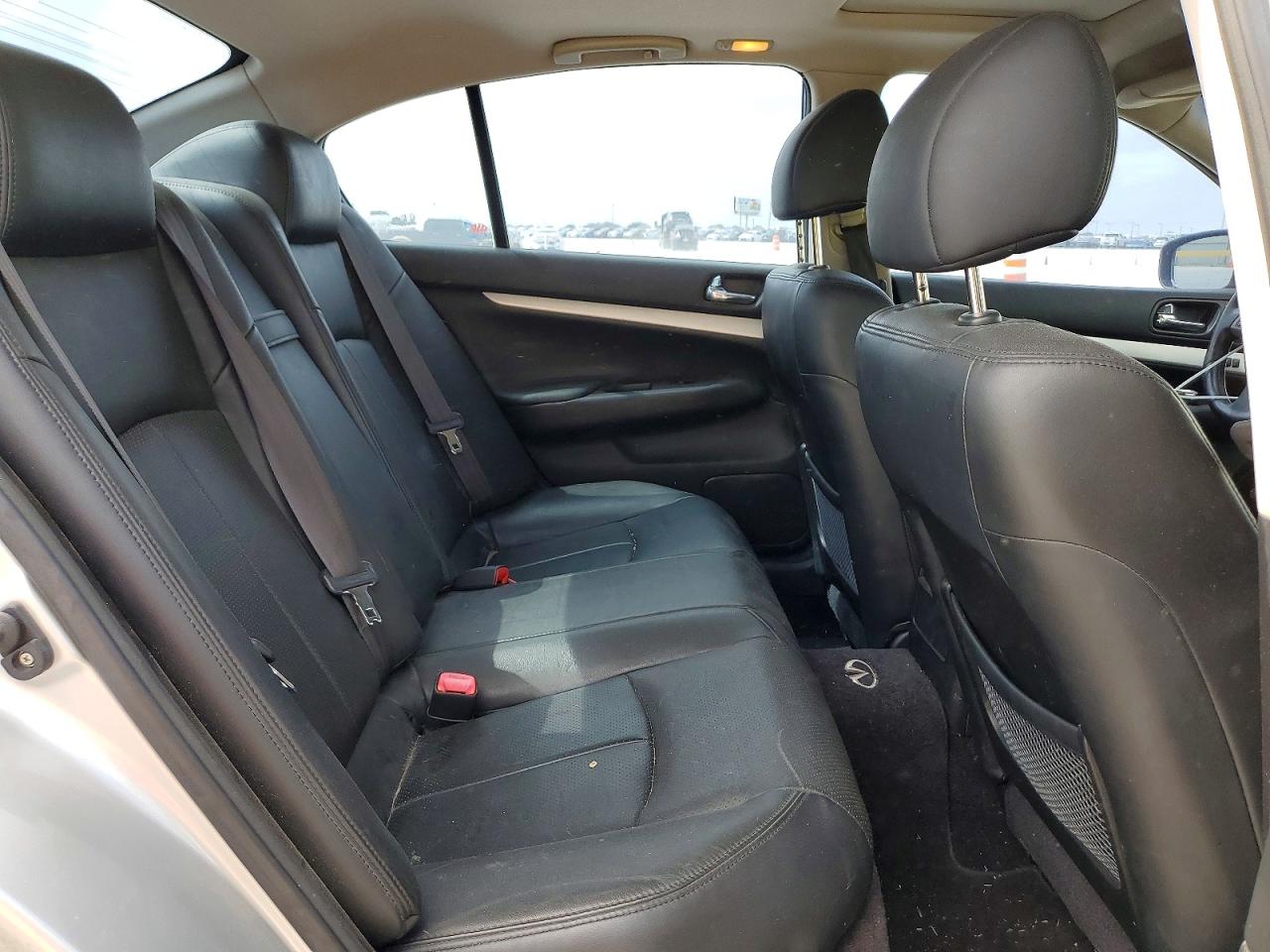 INFINITI G37 X