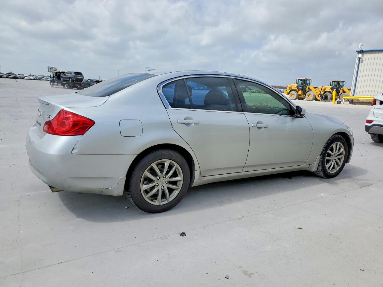 INFINITI G37 X