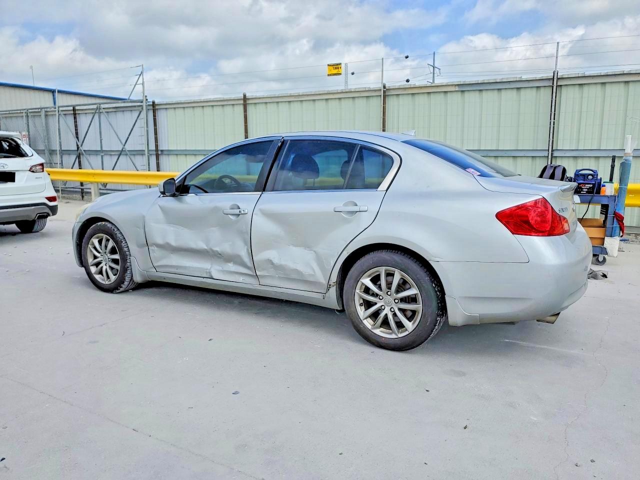 INFINITI G37 X