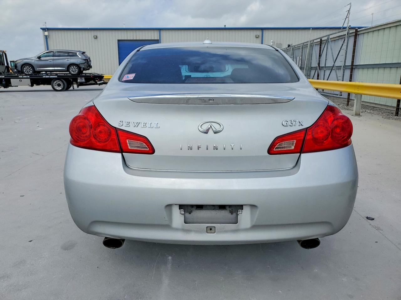 INFINITI G37 X