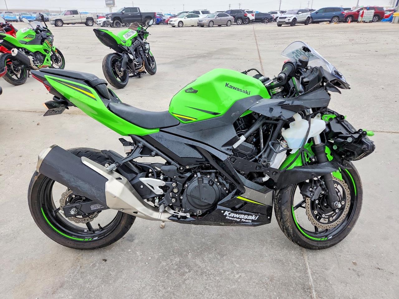 Salvage Kawasaki Ex400 Image