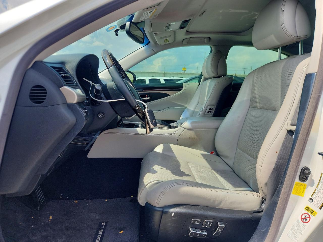 Lexus LS 460