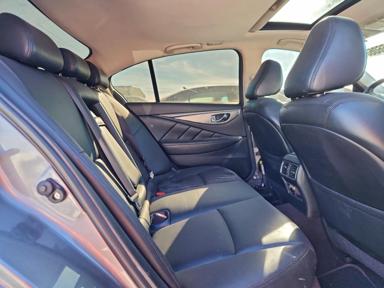 INFINITI Q50 Base