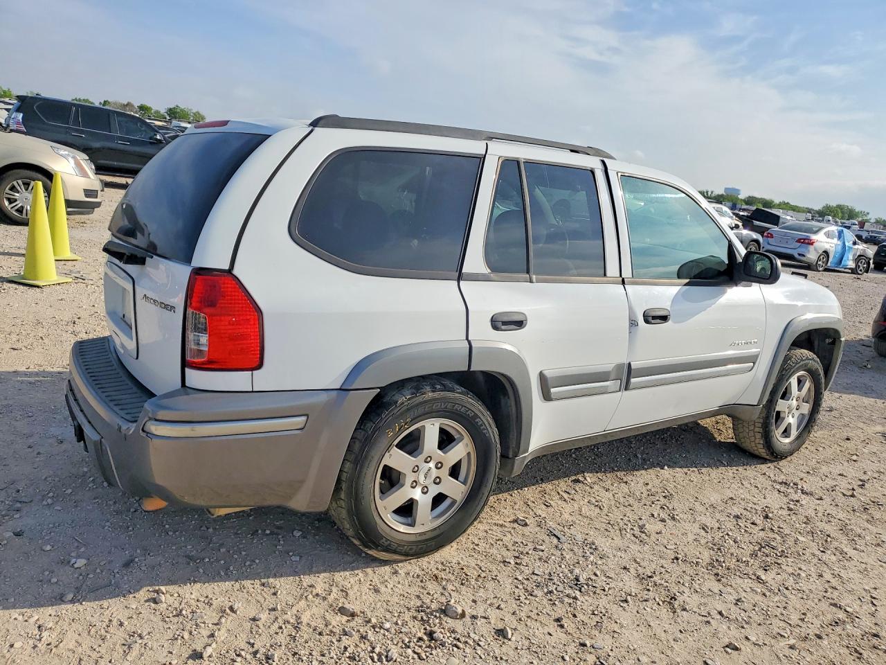 Isuzu Ascender S