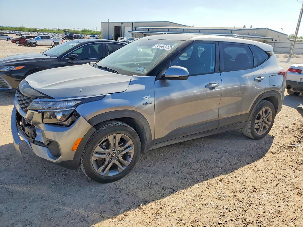 Salvage Kia Seltos Image