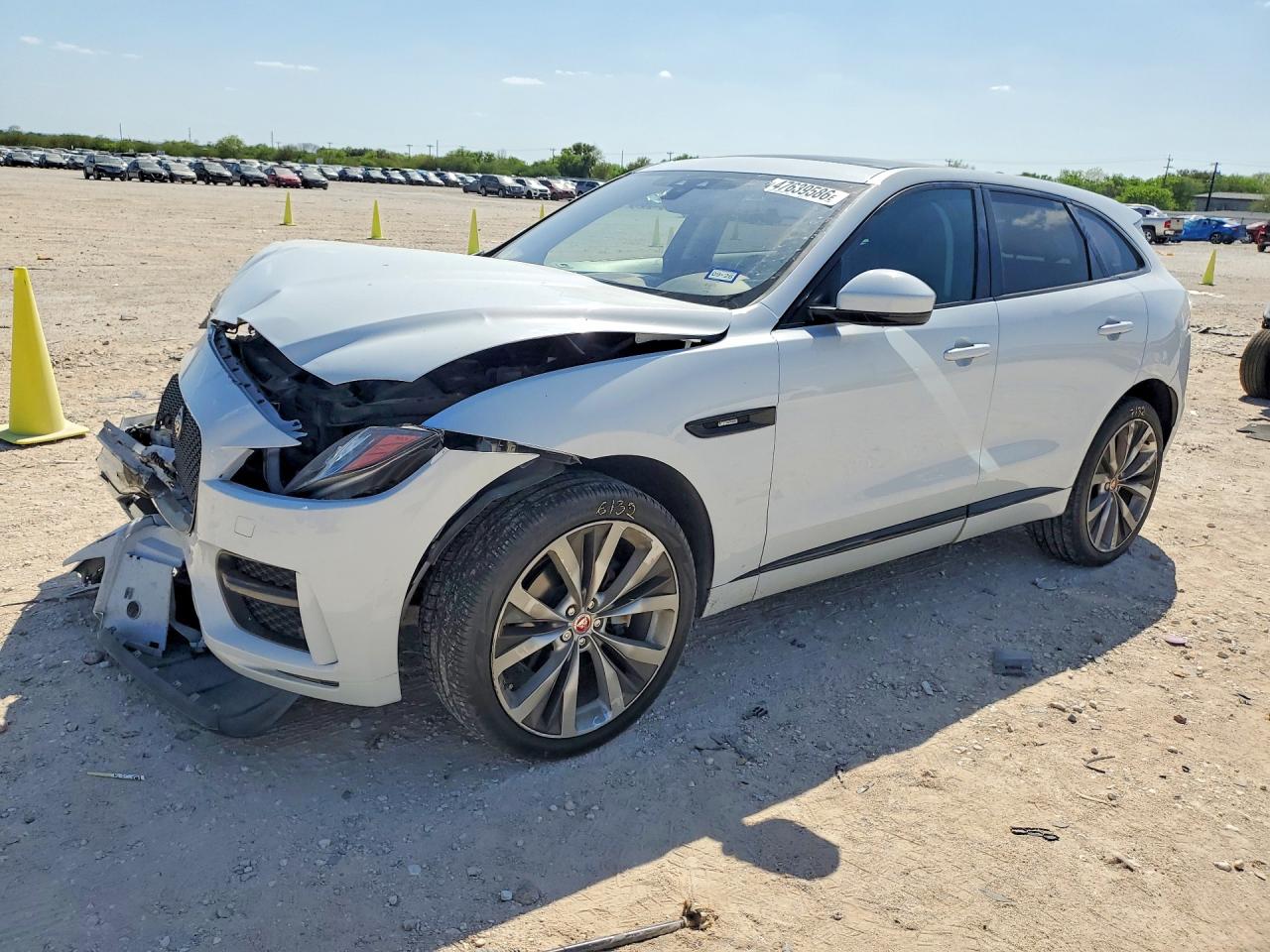 Salvage Jaguar F-PACE Image