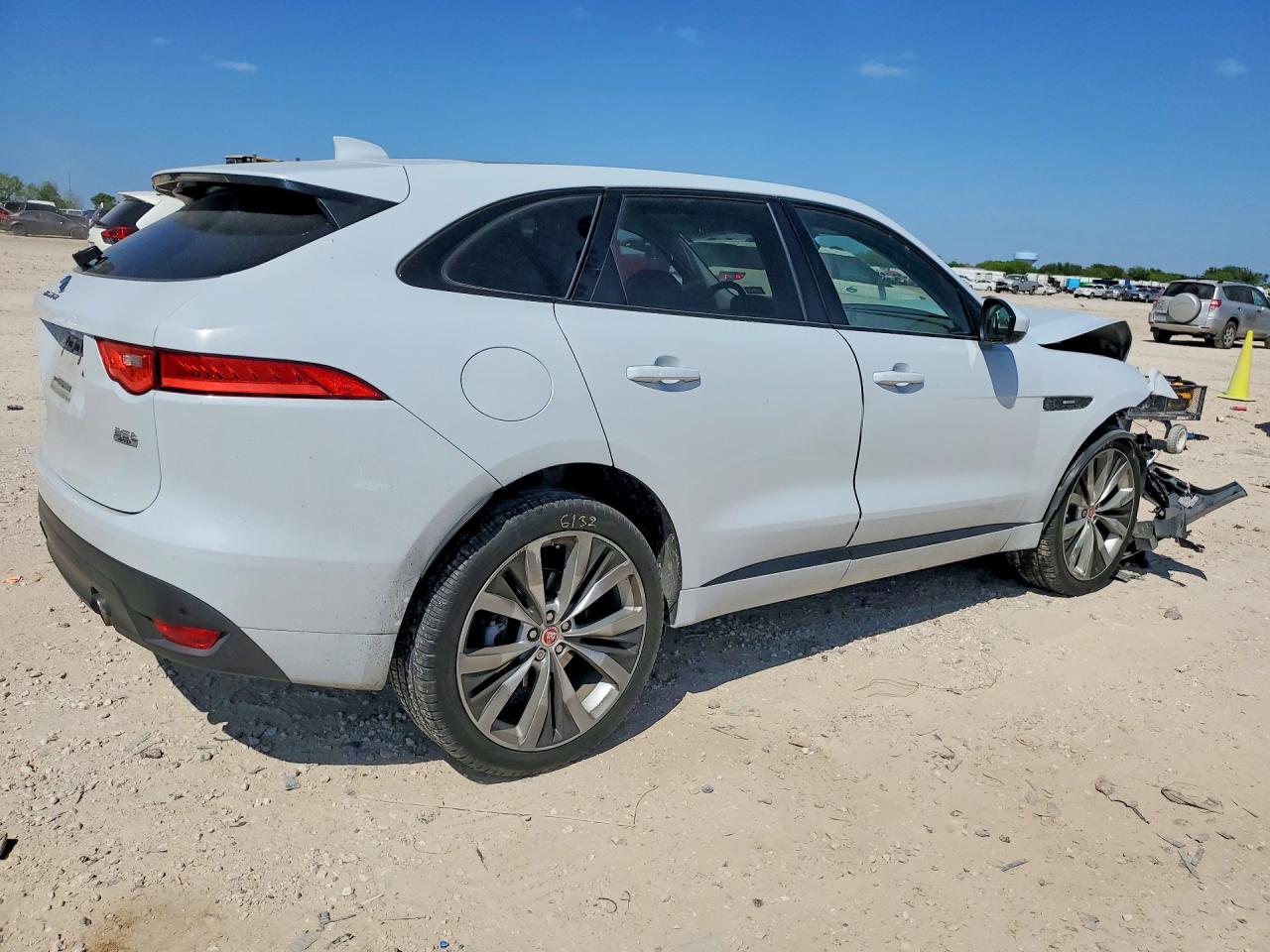 Jaguar F-PACE R - Sport