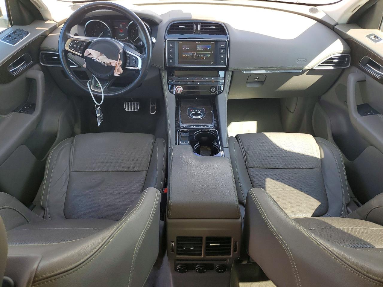 Jaguar F-PACE R - Sport