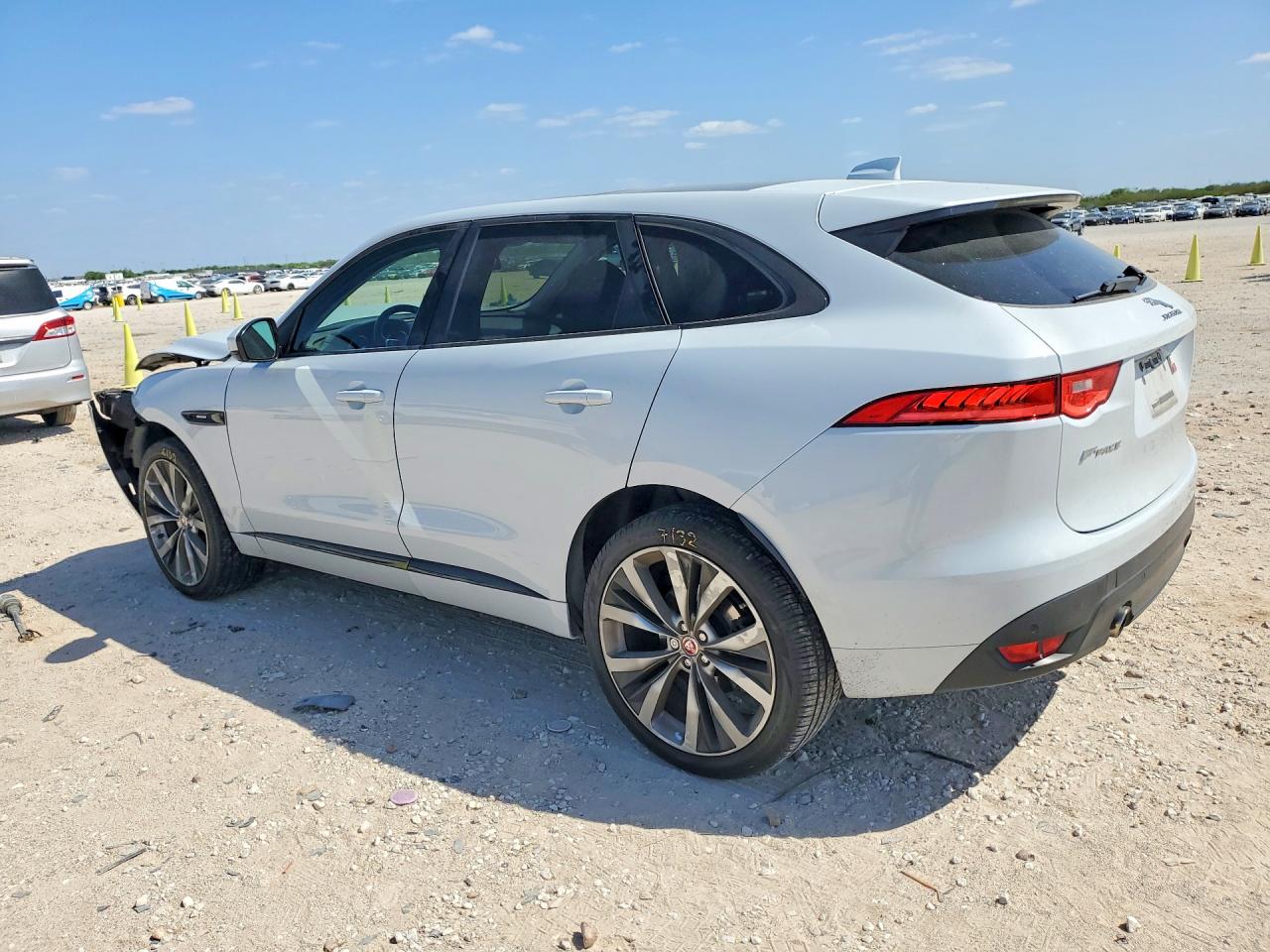 Jaguar F-PACE R - Sport