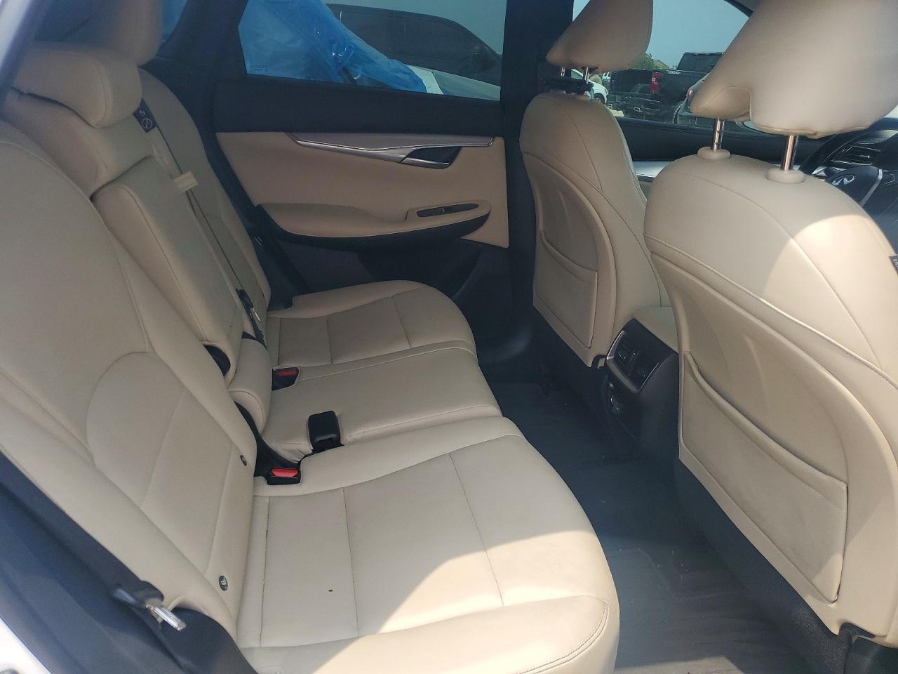 INFINITI Qx Luxe