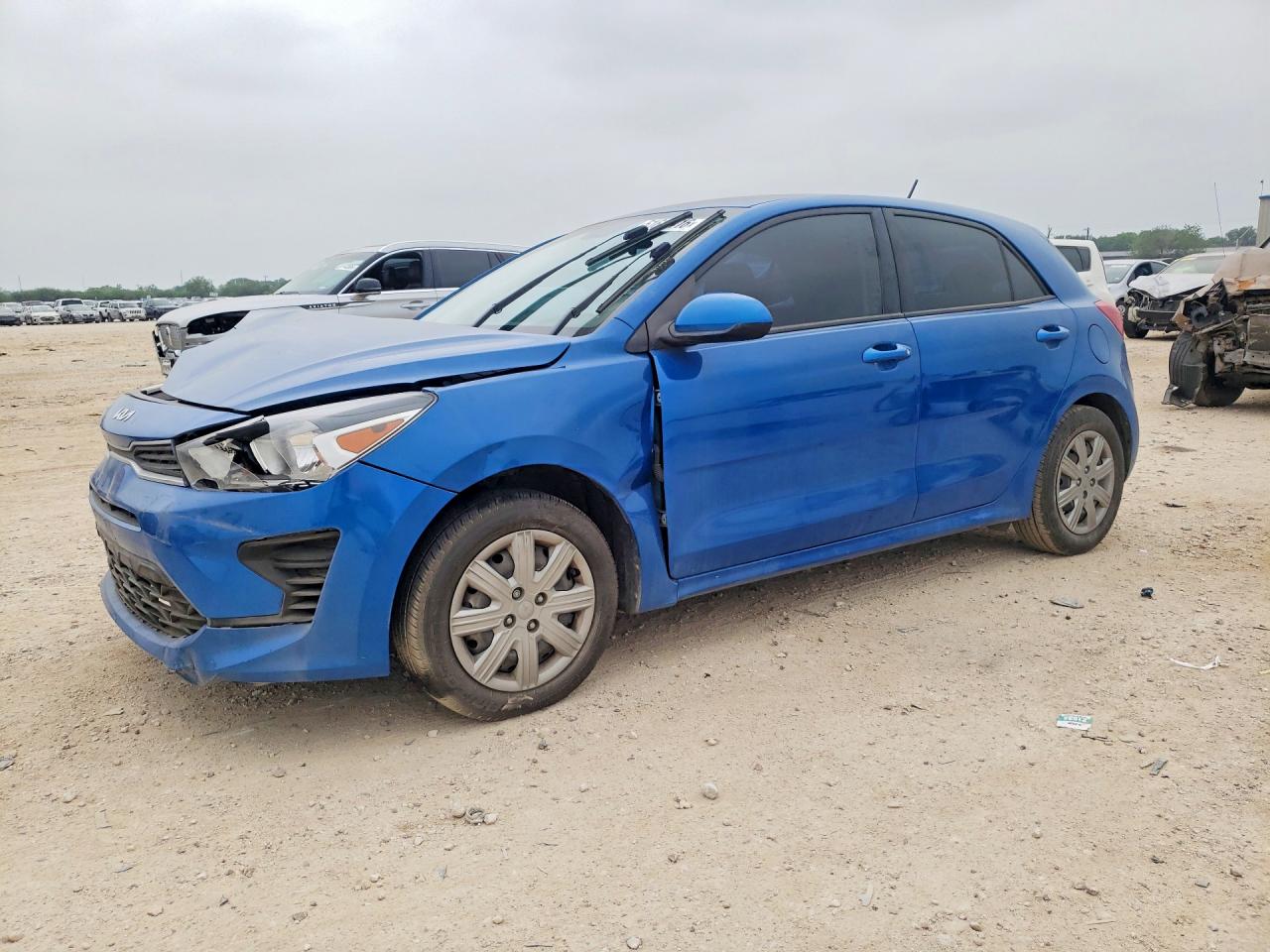 Salvage Kia Rio Image