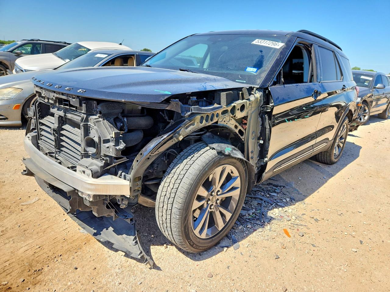 Salvage Ford Explorer Image