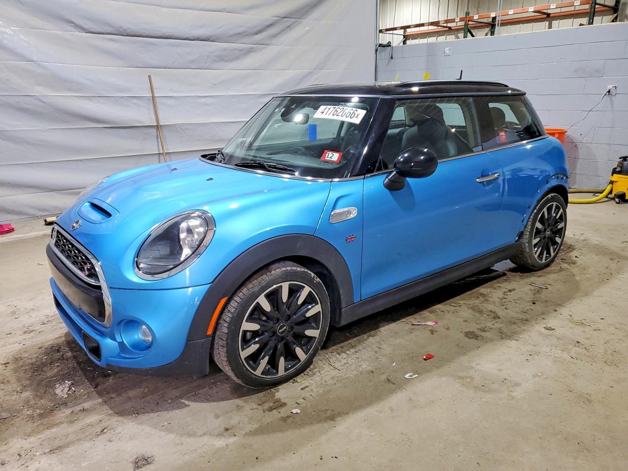 Salvage MINI Cooper Image