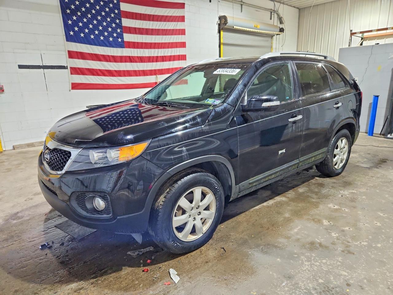 Salvage Kia Sorento Image