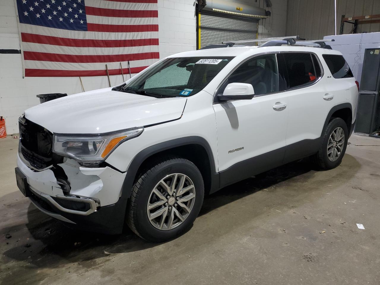 Salvage GMC Acadia Image