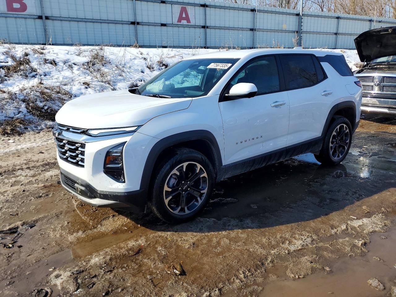 Salvage Chevrolet Equinox Image