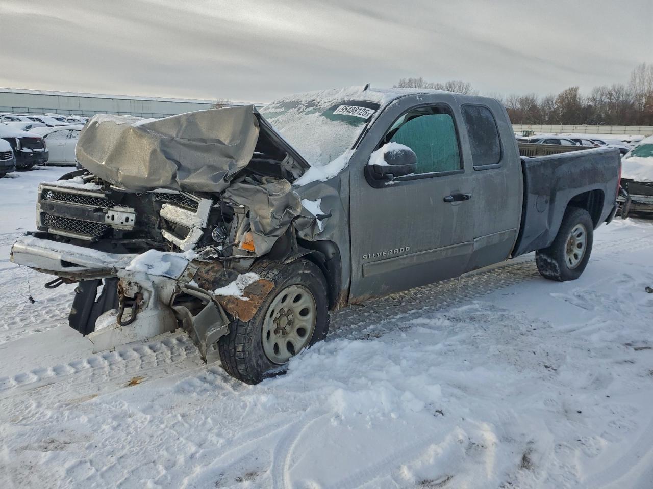 Salvage Chevrolet Silverado Image
