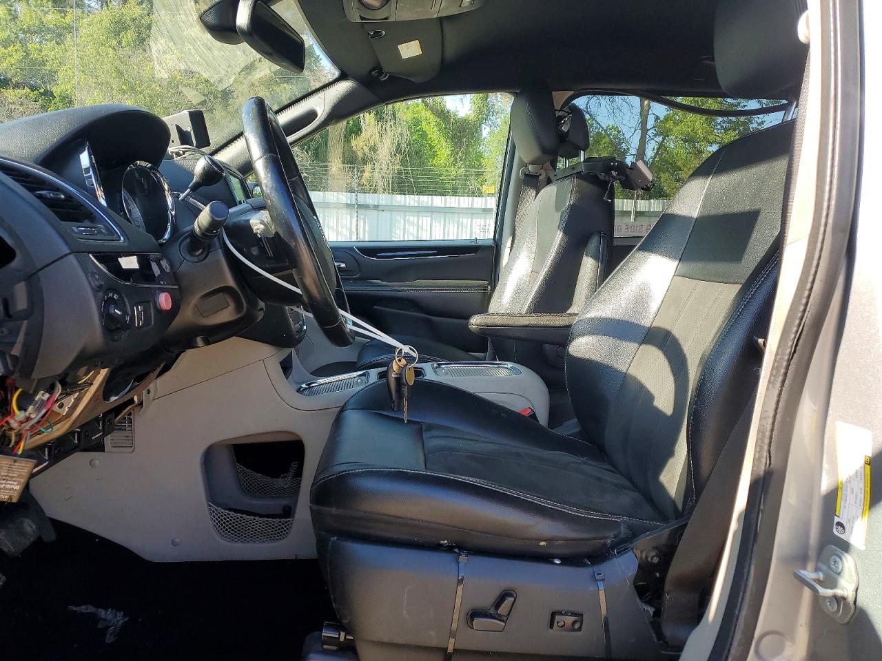 Dodge Caravan Sxt
