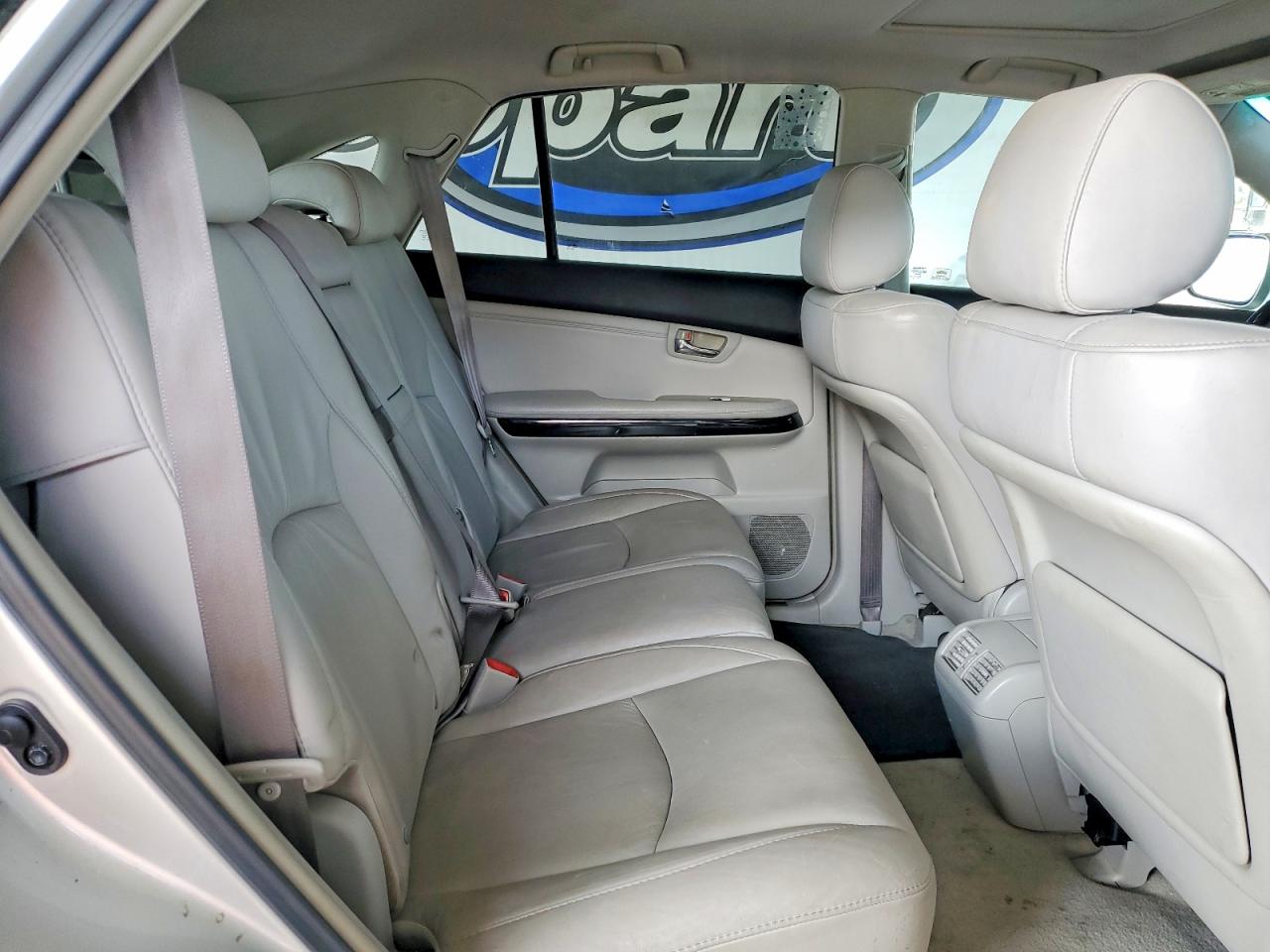 Lexus RX Base