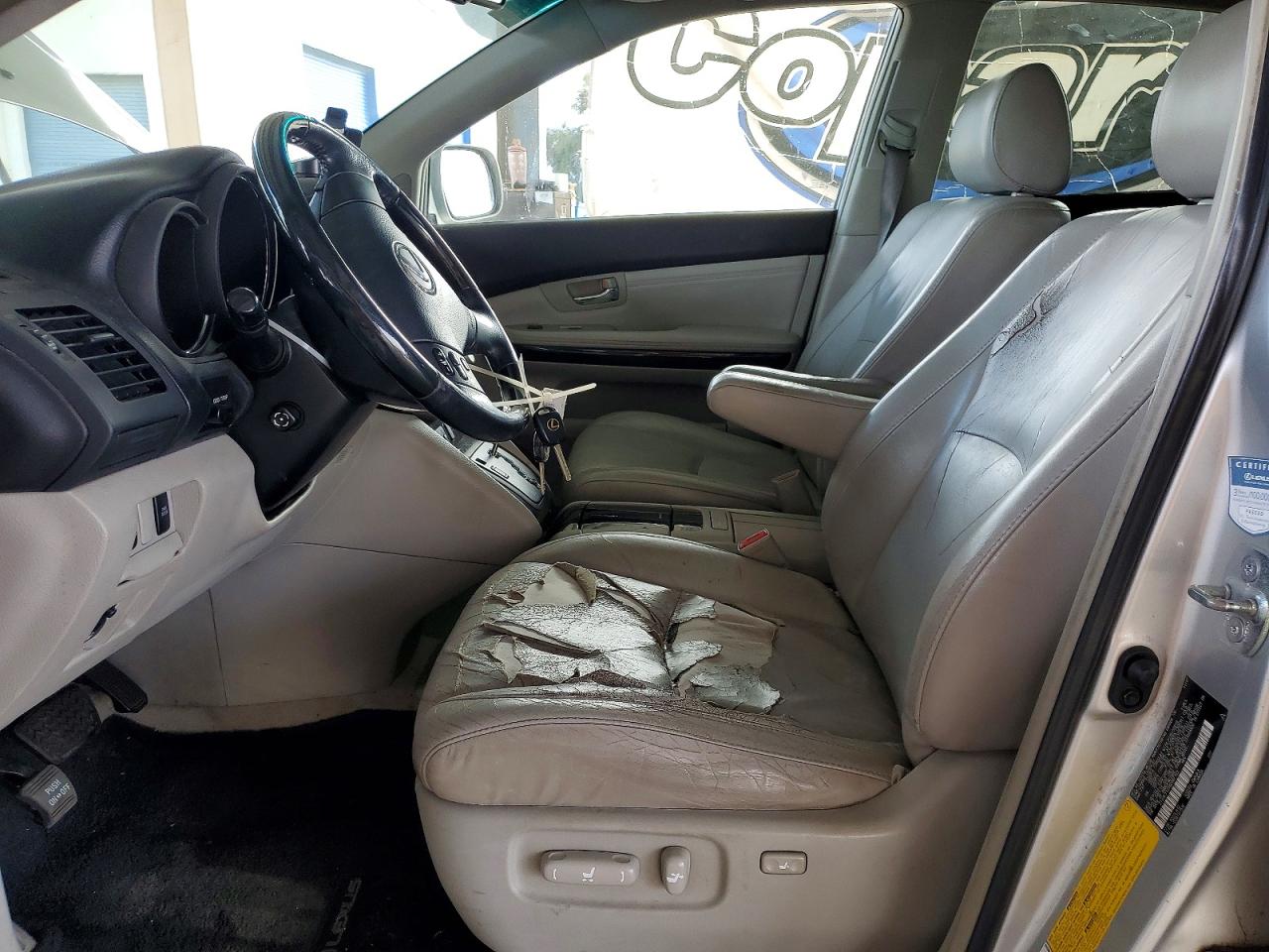 Lexus RX Base