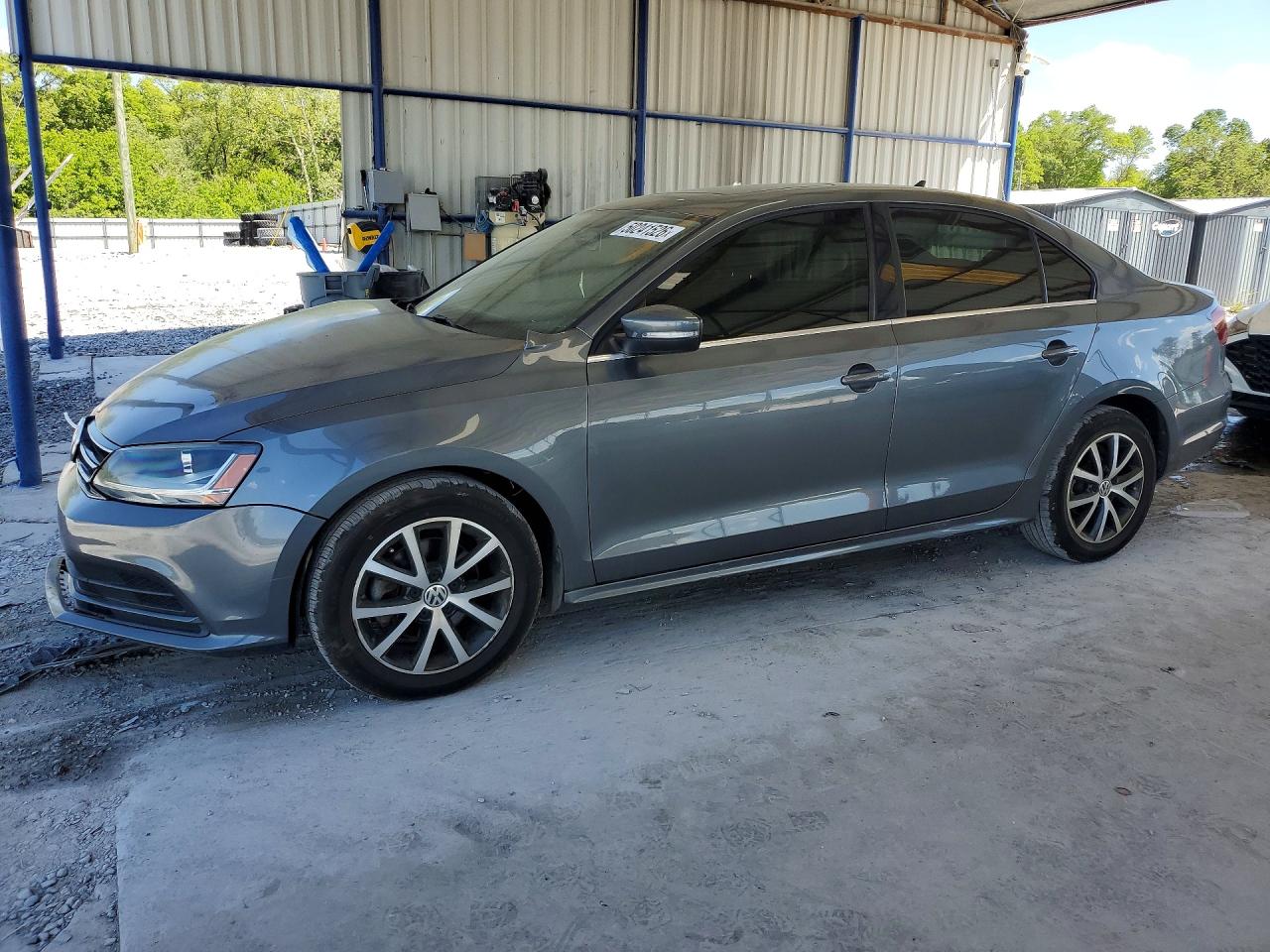 Salvage Volkswagen Jetta Image