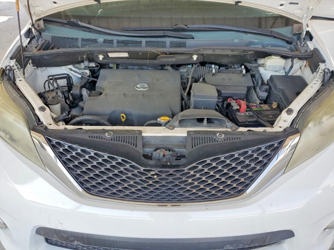 Toyota Sienna Sport