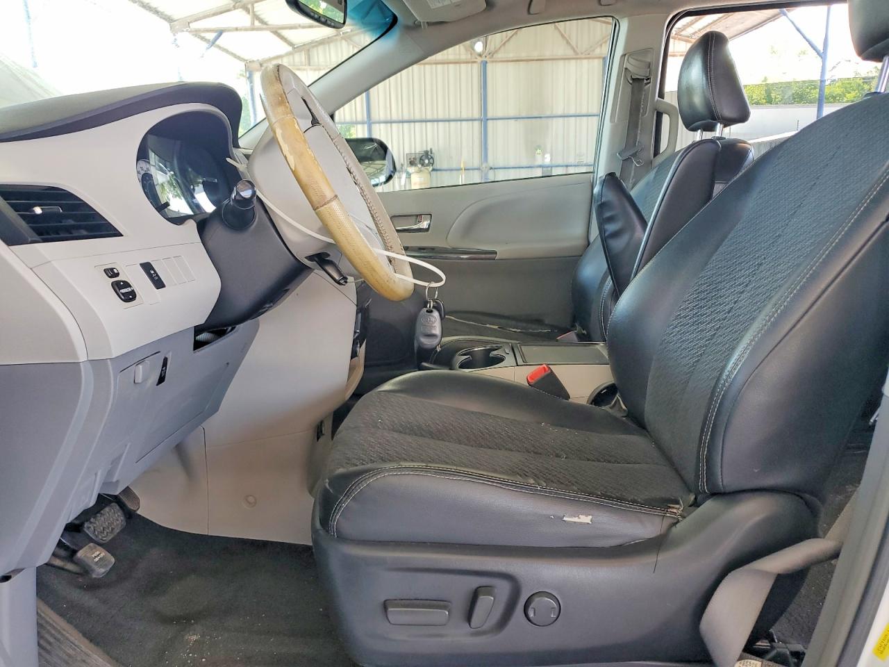 Toyota Sienna Sport
