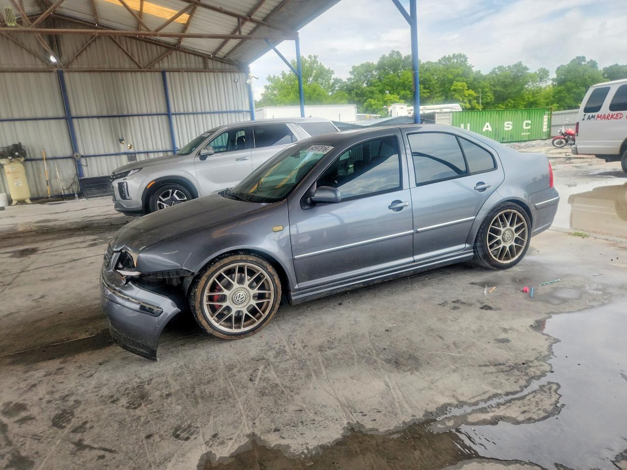Salvage Volkswagen Jetta Image