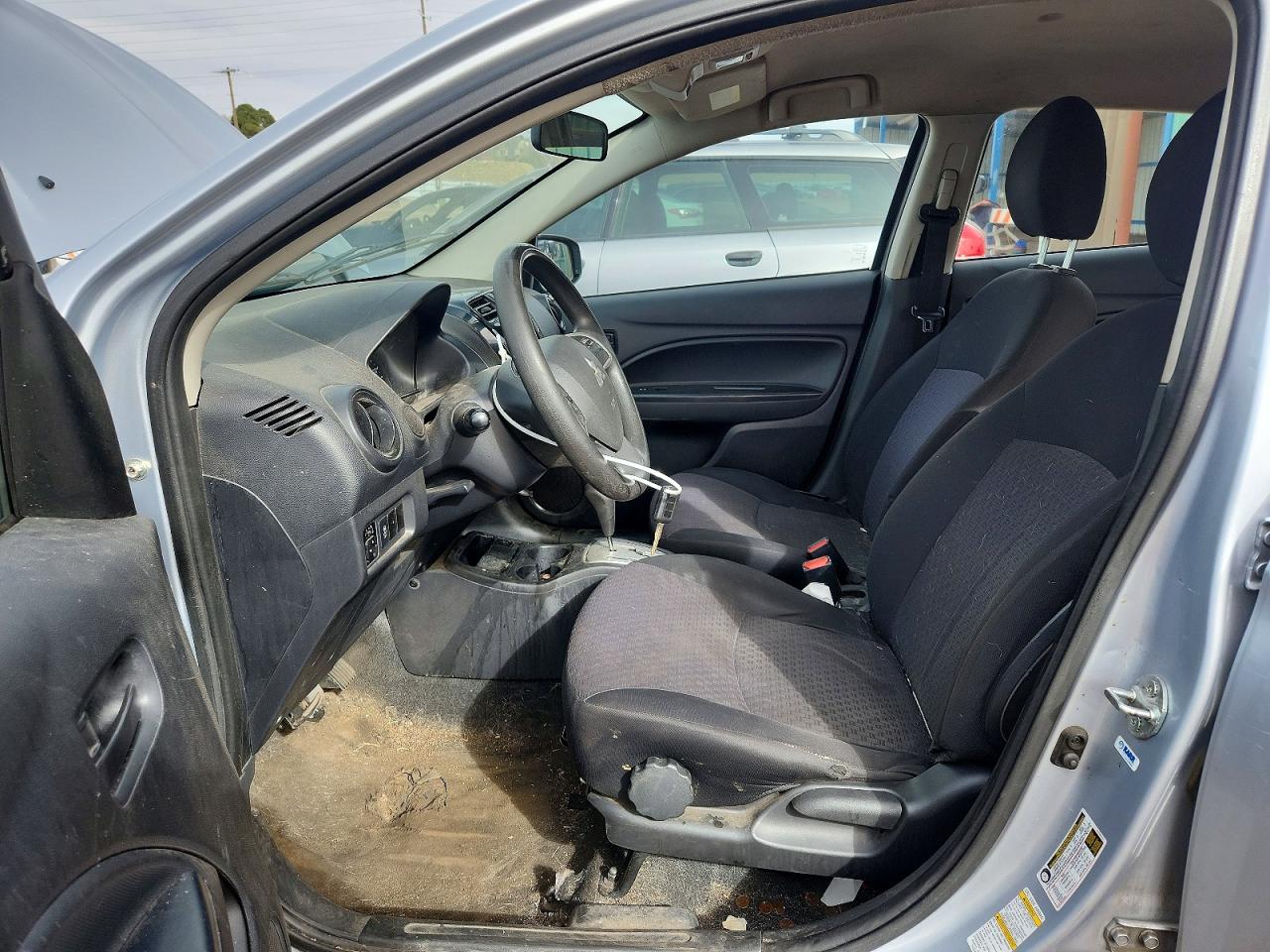 Mitsubishi Mirage Es