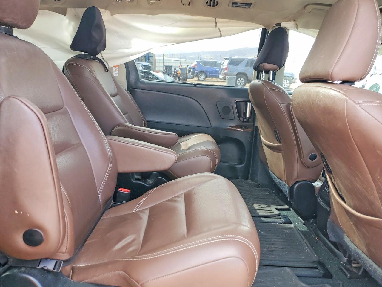Toyota Sienna Limited Premium 7-passenger