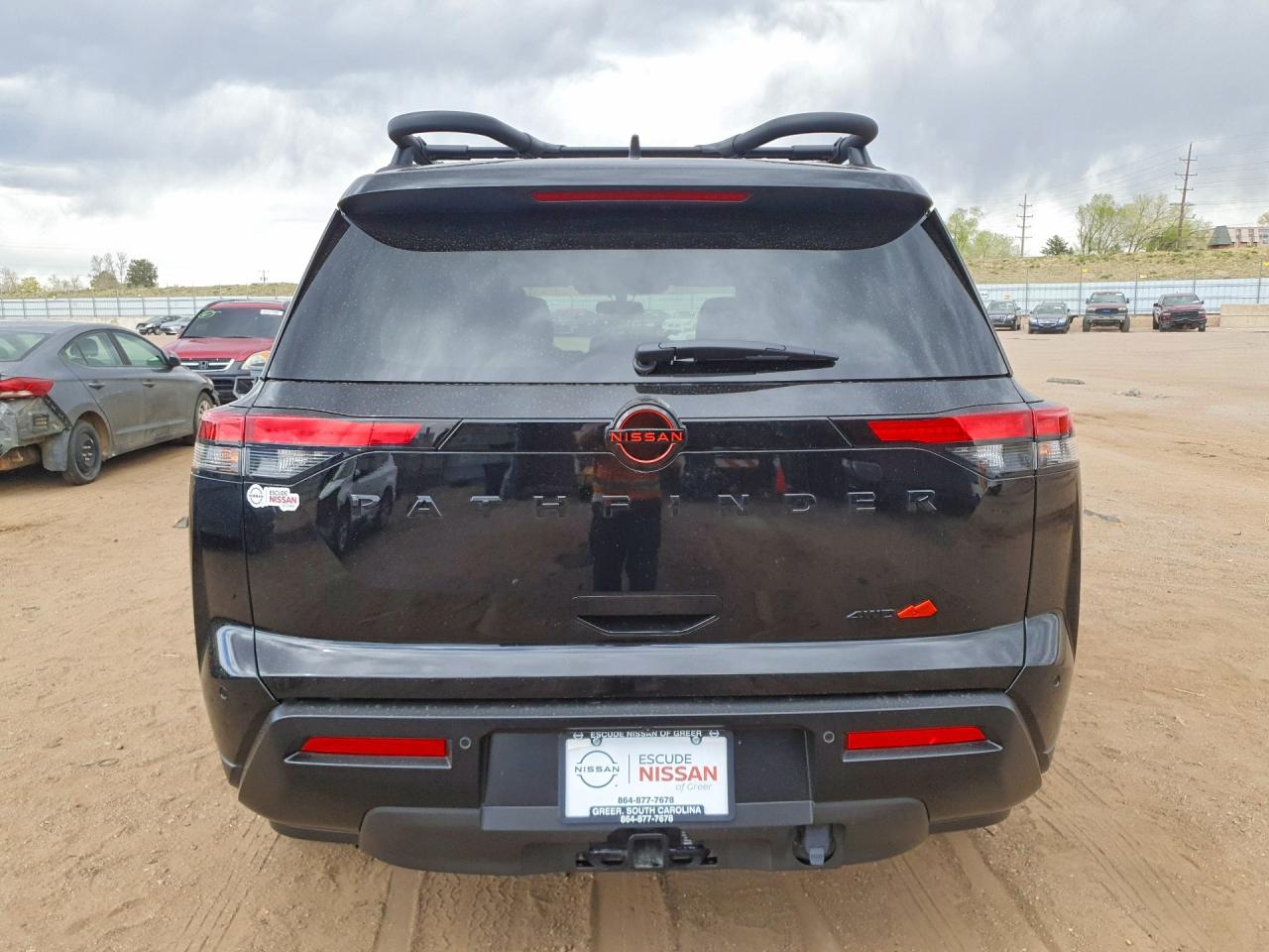 Nissan Pathfinder Sv