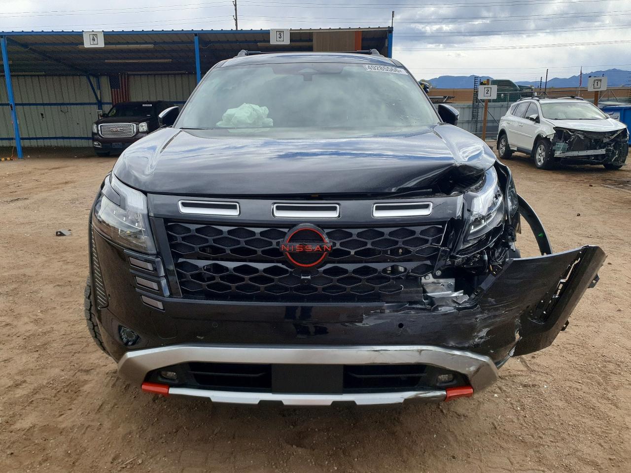 Nissan Pathfinder Sv
