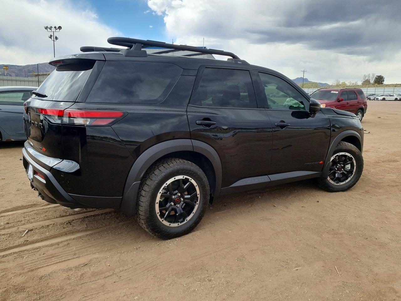 Nissan Pathfinder Sv