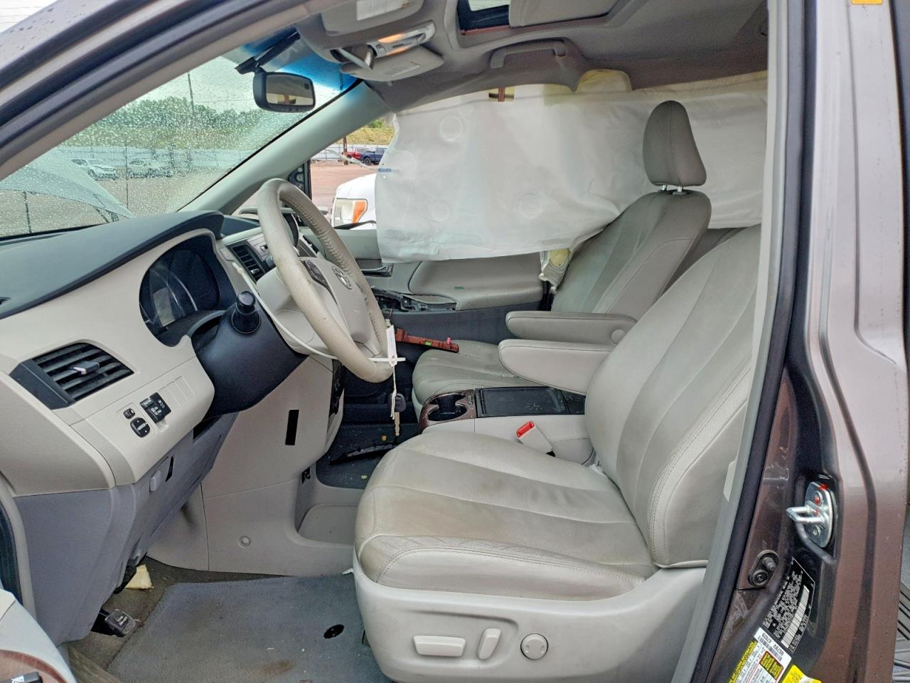 Toyota Sienna Xle 8-passenger