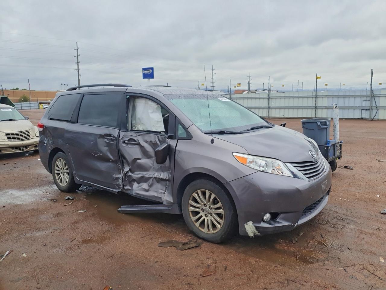 Toyota Sienna Xle 8-passenger