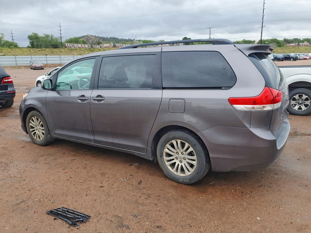 Toyota Sienna Xle 8-passenger