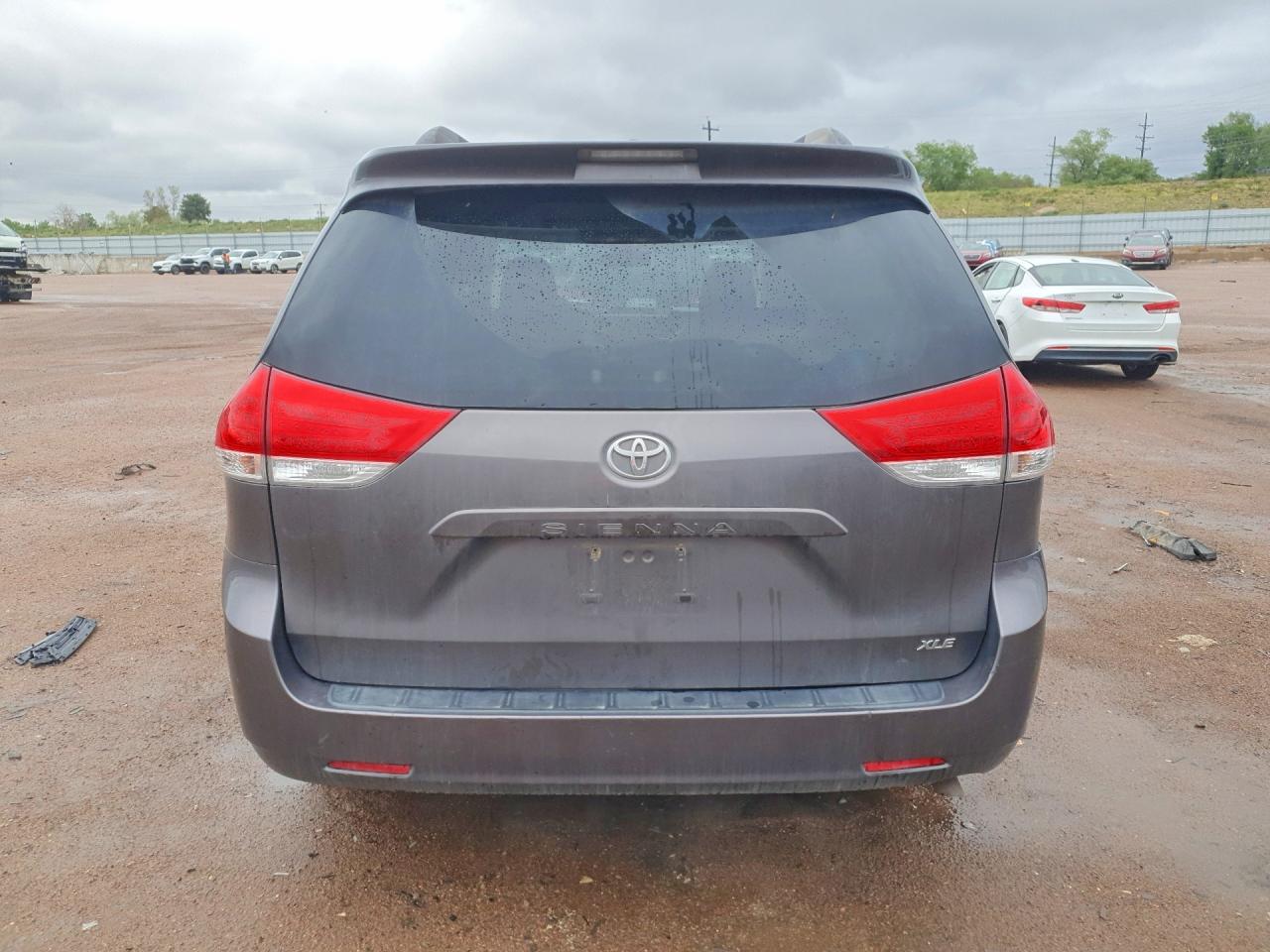 Toyota Sienna Xle 8-passenger